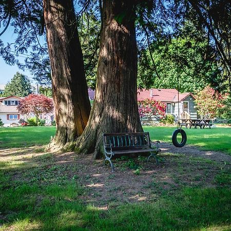 Bramblebank Cottages Harrison Hot Springs Extérieur photo